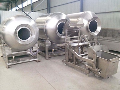 Vacuum rolling machine